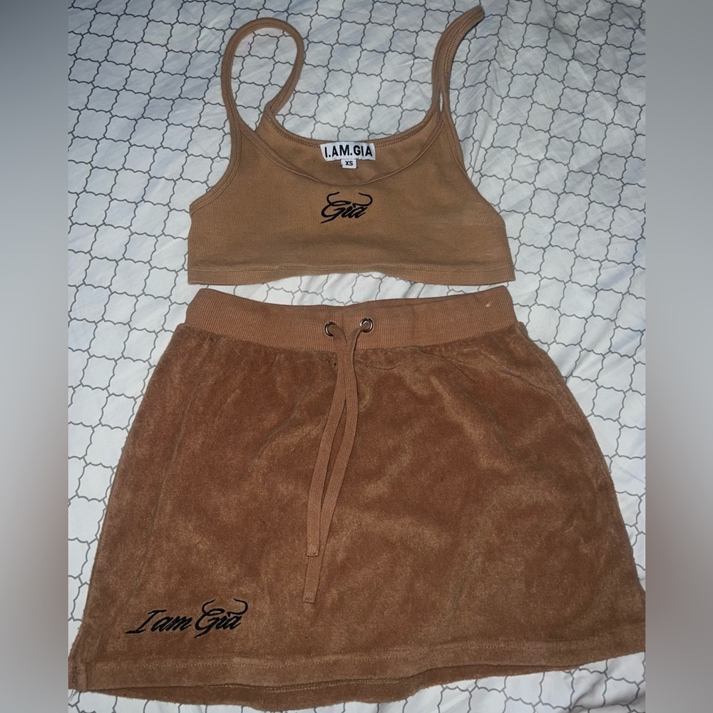 I AM GIA TORRES TERRY CLOTH SKIRT & matching cropped tank